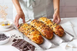 Plaque de cuisson De Buyer perforée en inox pour 3 baguettes