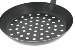 Poêle à marrons perforée De Buyer 5490.28 28cm en tôle d'acier bleuie pour cuisson sur braise