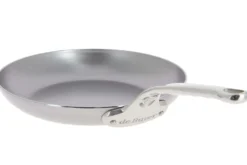 Poêle à omelette De Buyer Mineral B Pro 28cm en acier et poignée en fonte d'inox