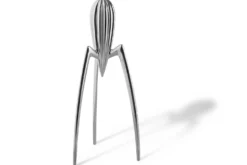 Presse-agrumes Alessi Juicy Salif en fonte d'aluminium design par Philippe Starck