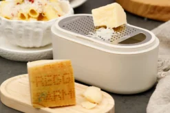 Râpe Microplane 3-en-1 blanche avec boîte de conservation et double couvercle