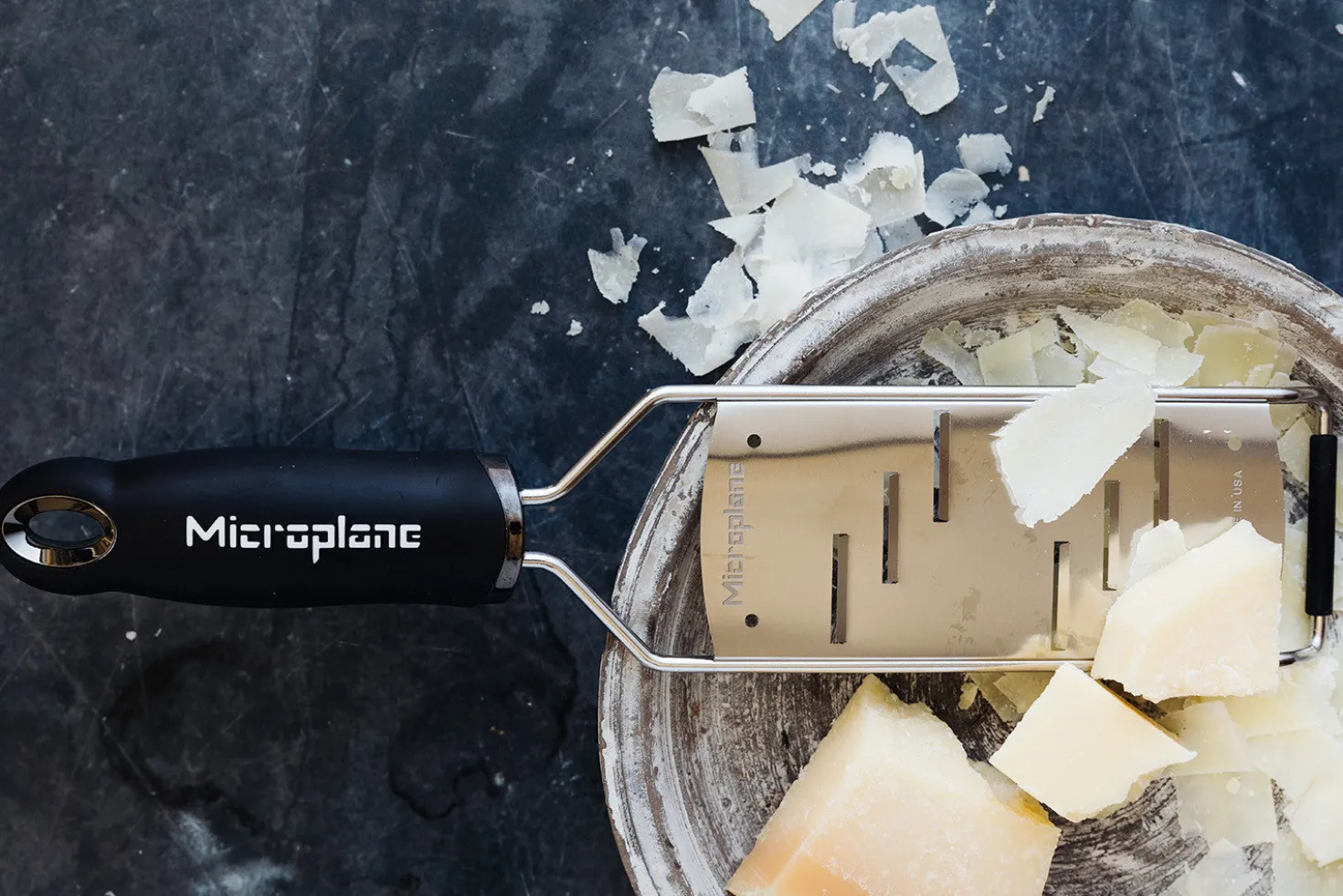 Râpe Microplane Gourmet coupe large manche noir