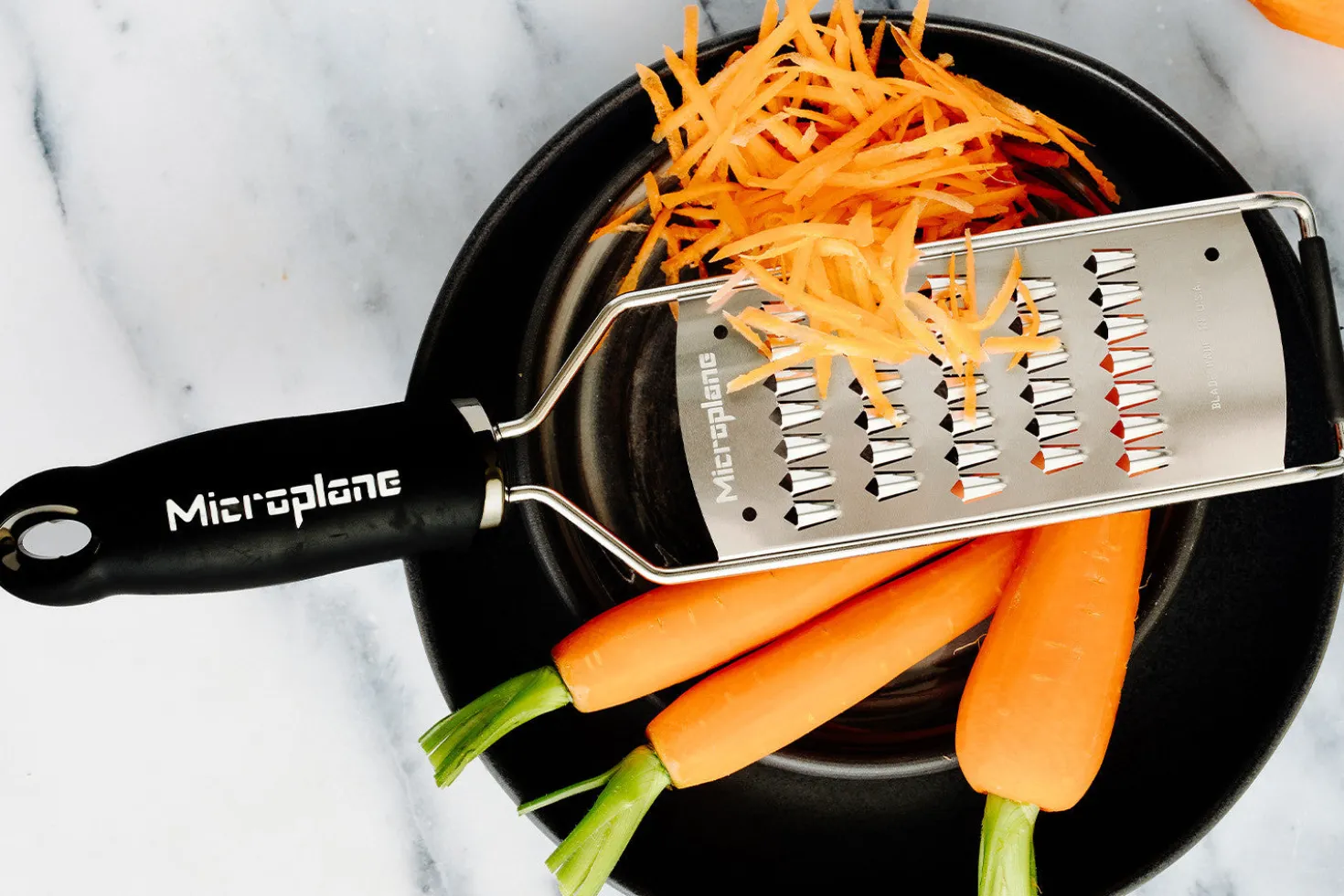 Râpe Microplane Gourmet spéciale carottes manche noir