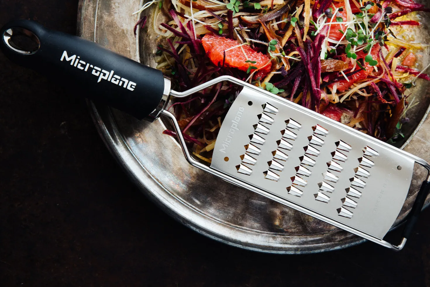 Râpe Microplane Gourmet spéciale carottes manche noir
