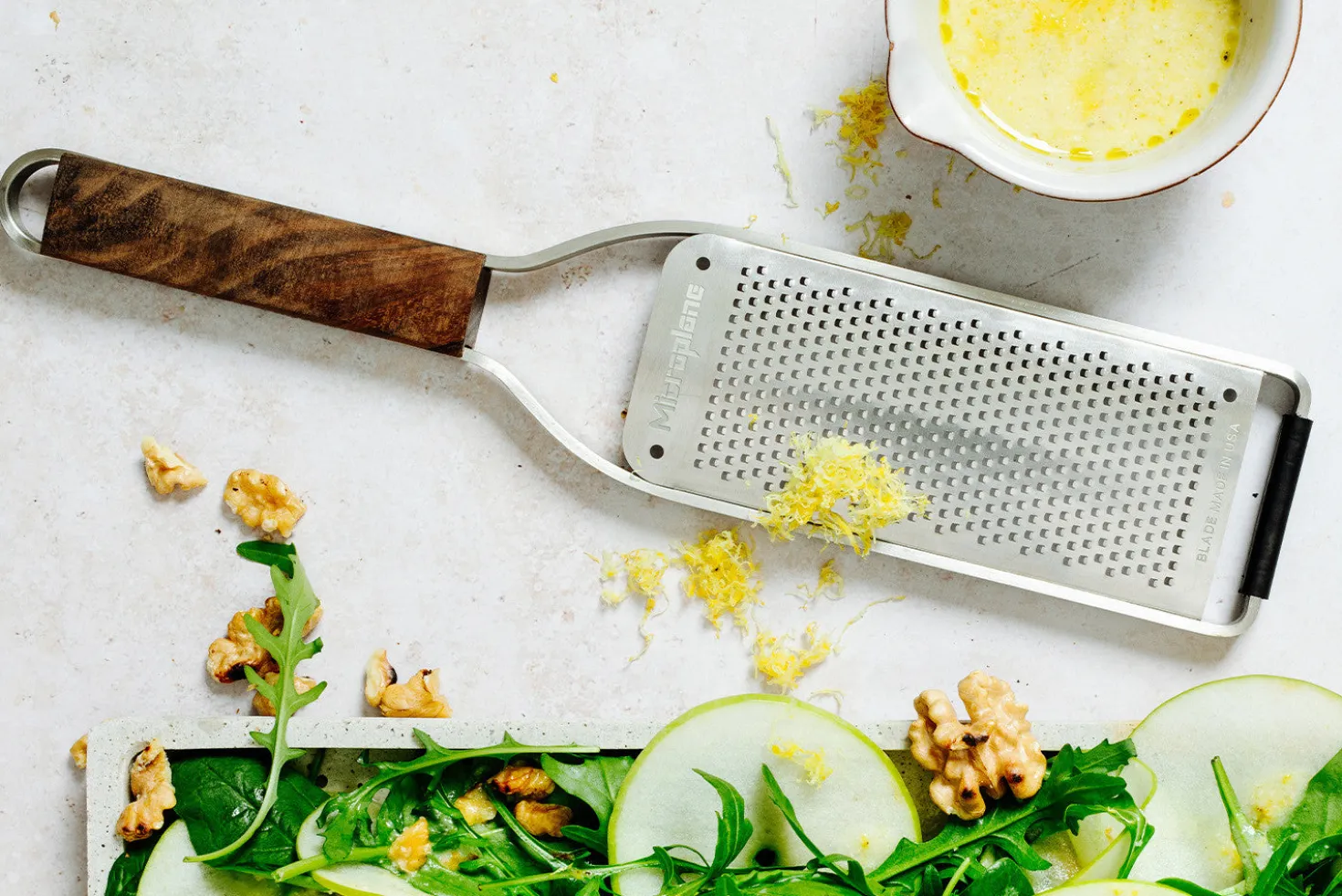 Râpe Microplane Master grains fins manche en noyer