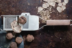 Râpe à truffe 2-en-1 Microplane Master manche en noyer