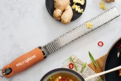 Râpe-zesteur Microplane Premium Classic Cannelle - 20,3cm