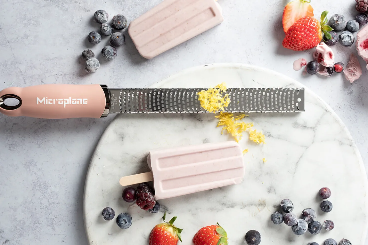 Râpe-zesteur Microplane Premium Classic Bouton de Rose - 20,3cm