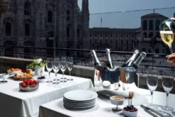 Seau à champagne Alessi Noè en acier inoxydable 18/10 design par Giulio Iacchetti
