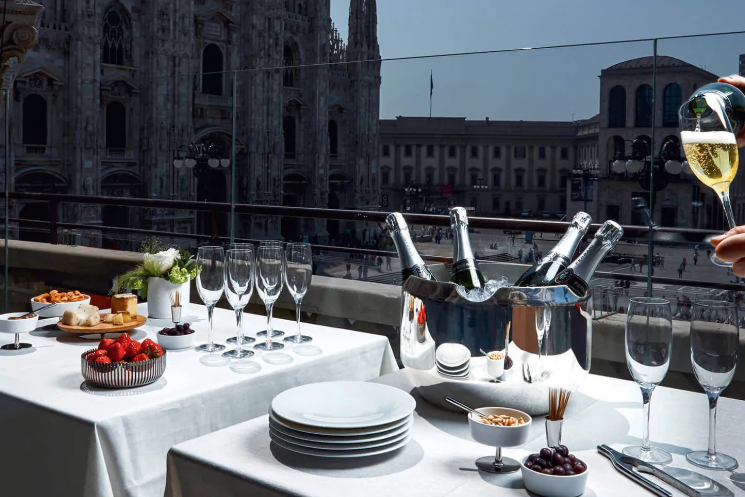 Seau à champagne Alessi Noè en acier inoxydable 18/10 design par Giulio Iacchetti