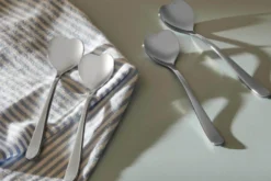 Set de 4 cuillères à thé Alessi Big Love 14,5cm acier inox 18/10 design par Miriam Mirri