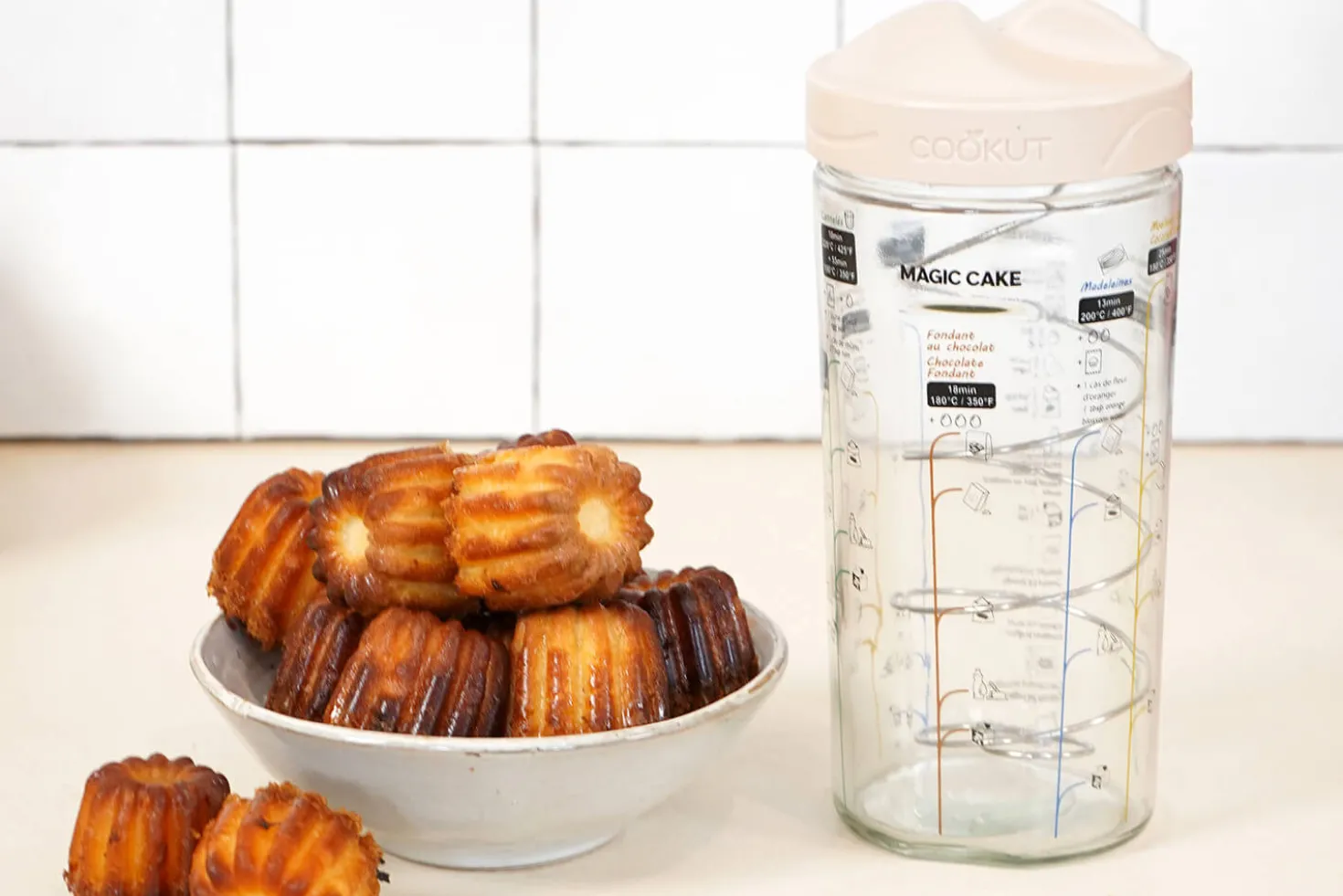 Shaker à gâteaux Cookut Magic Cake 10 recettes