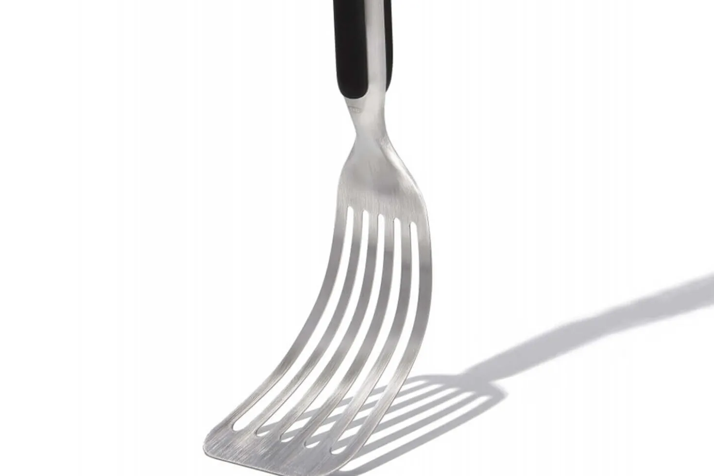 Spatule ajourée flexible OXO 37cm spéciale barbecue