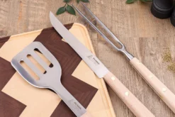 Spatule ajourée flexible pour barbecue Au Nain 48cm en hêtre