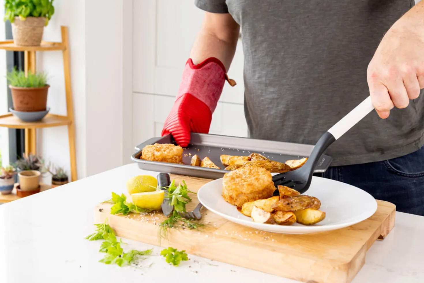 Spatule ajourée Kitchen Aid en nylon 34cm