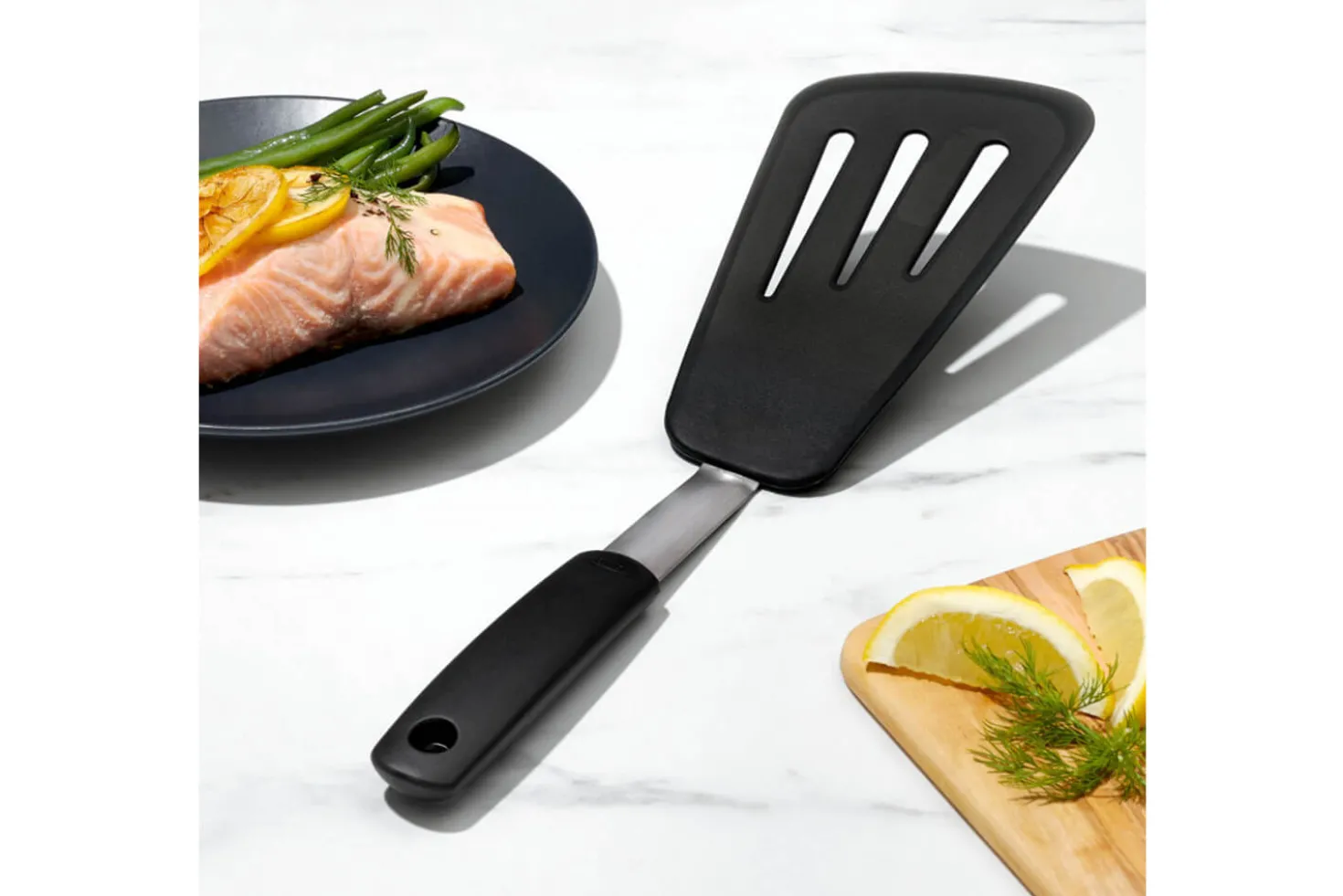 Spatule flexible ajourée OXO en silicone