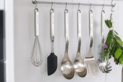 Spatule grattoir Kitchen Aid en silicone et manche en acier inoxydable