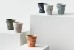 Tasse Revol Espresso Froissé 8cl en porcelaine Gris Galet